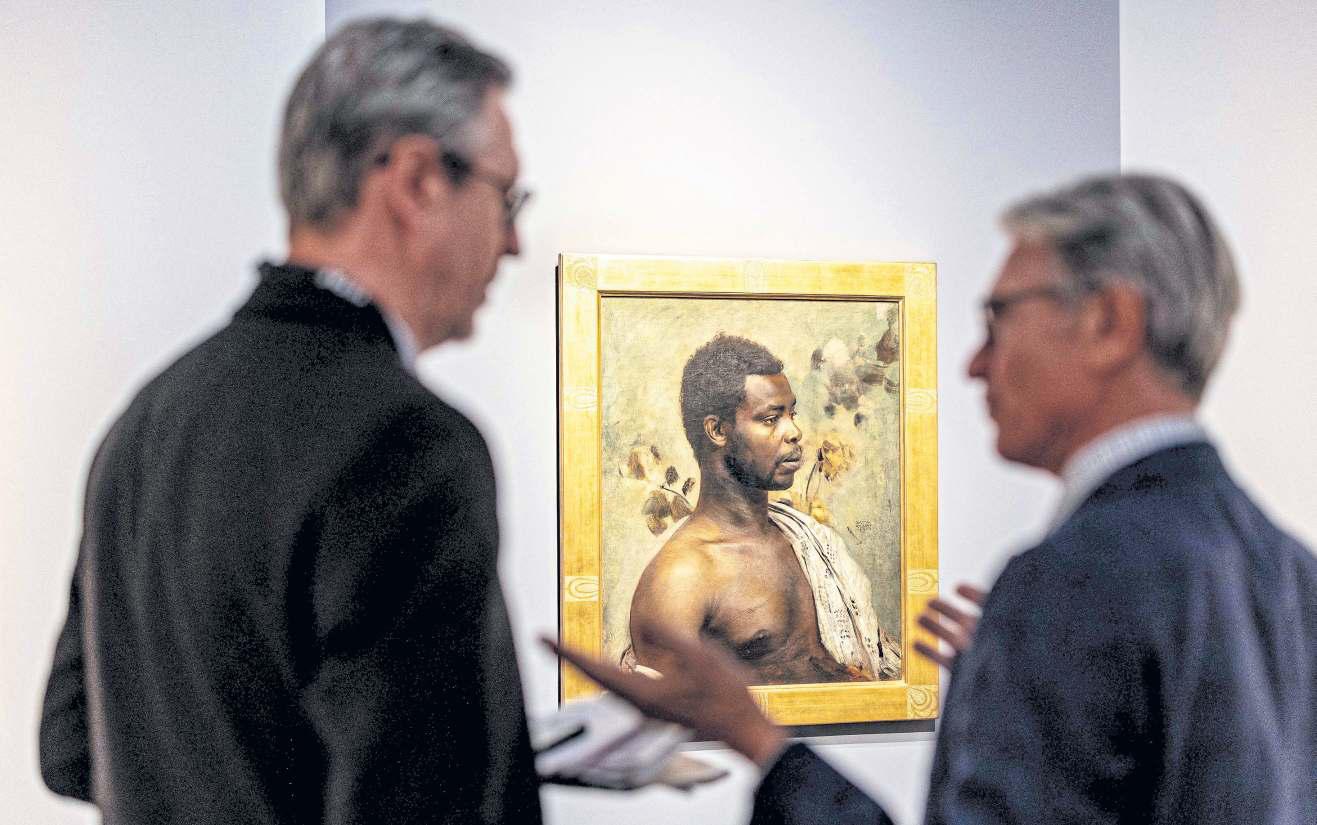 'BLACK KLIMT' STEPS INTO TUG-OF-WAR