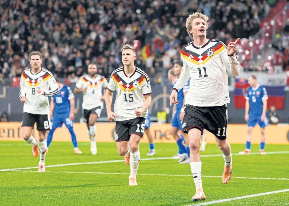 'Dogs of war' smash Slovakia