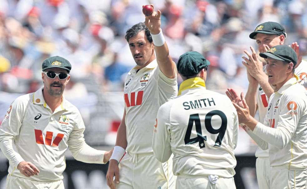 Wickets frenzy! Starc strikes, Stokes shines