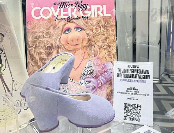 Something for moi? Miss Piggy's shoes go under the hammer