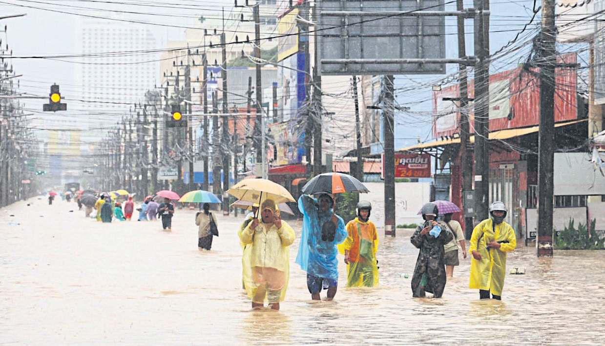 Record flooding in Hat Yai forces evacuations
