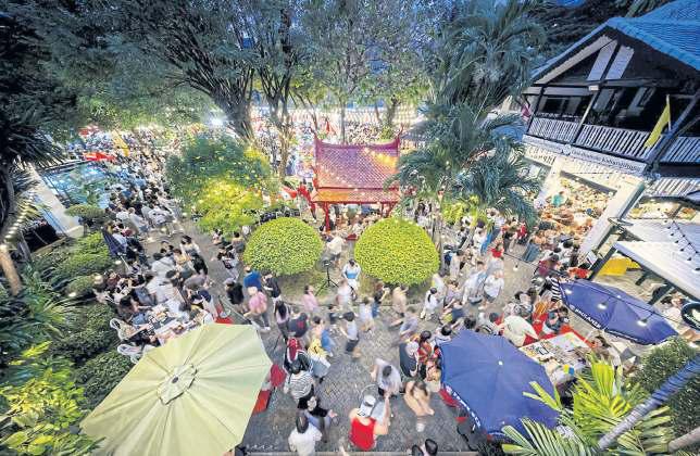 Indulge in Christmas cheer German style