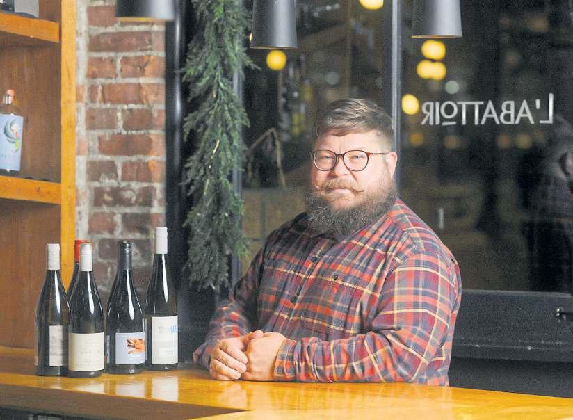 Canadians go 'elbows up' for homegrown wine due to tariffs