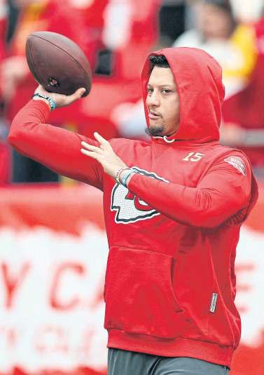 Chiefs, Cowboys under pressure for holiday game