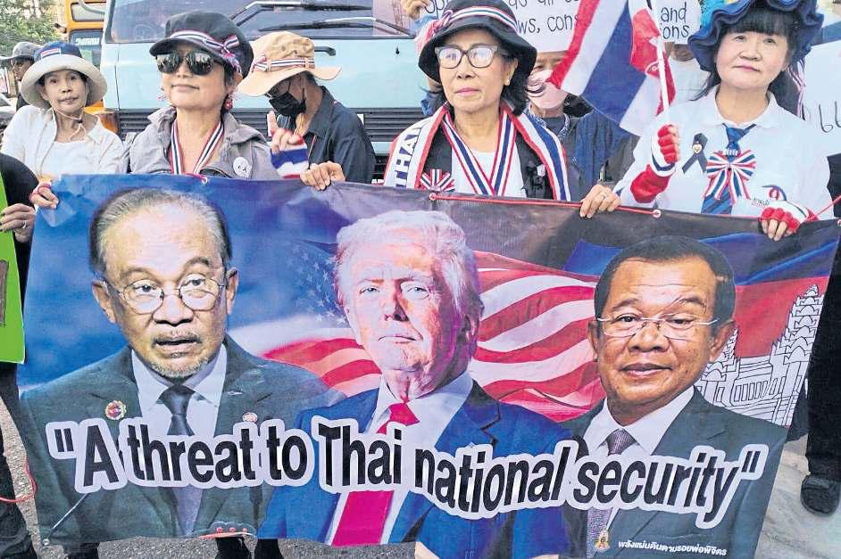 Pundits call for balance on trade and border issues