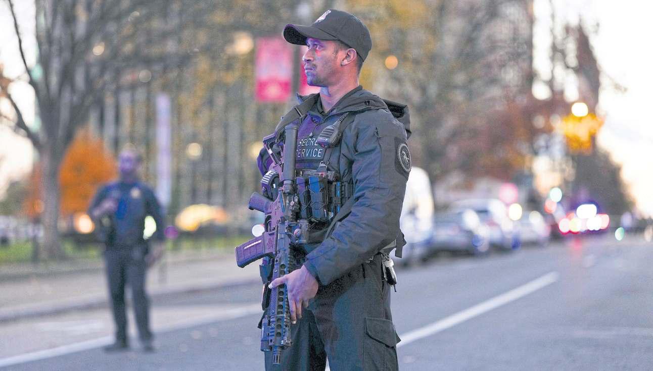 Afghan man shoots 2 soldiers in DC