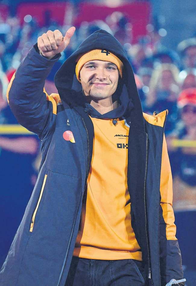 Norris on the brink, Max on the desert chase