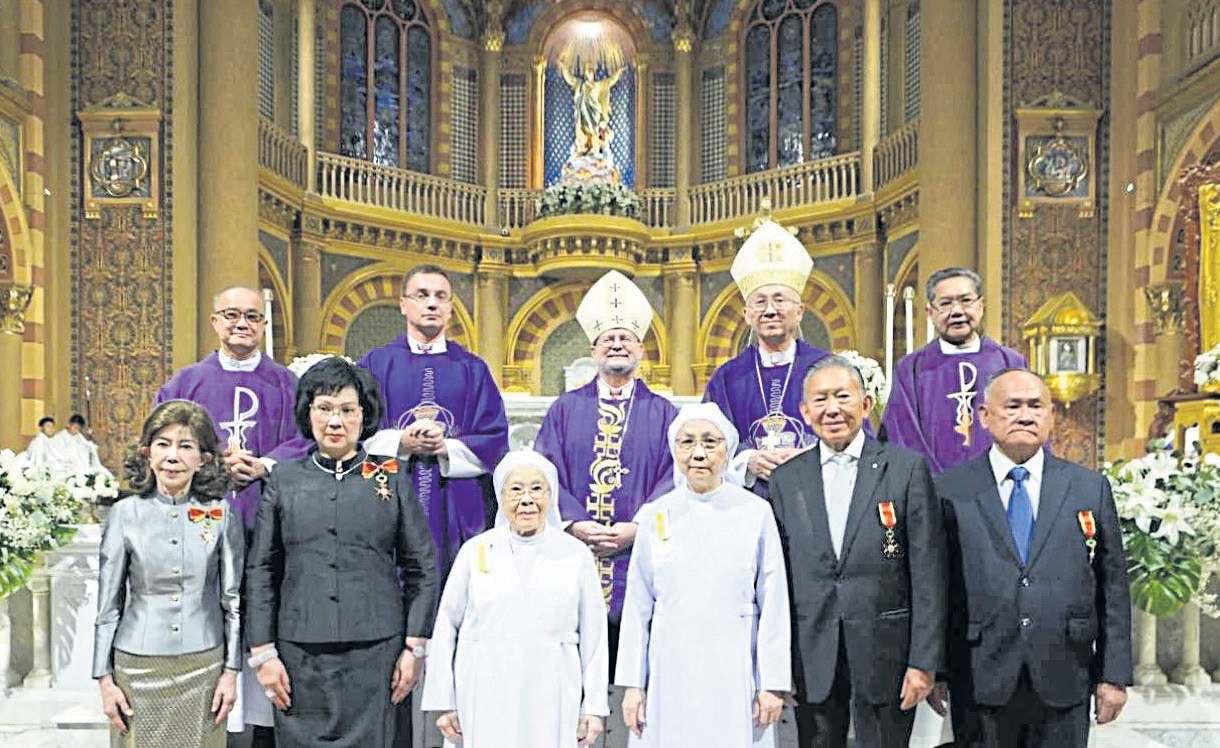 Vatican honours Thai leaders for faith and service
