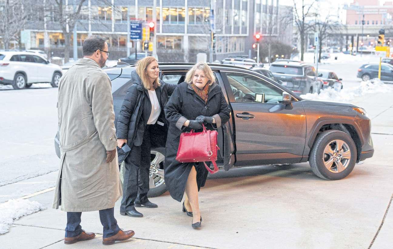 Judge 'guilty' of obstructing arrest