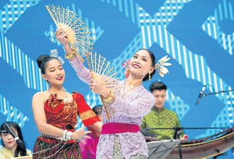 Finance summit thrusts Thailand onto global stage