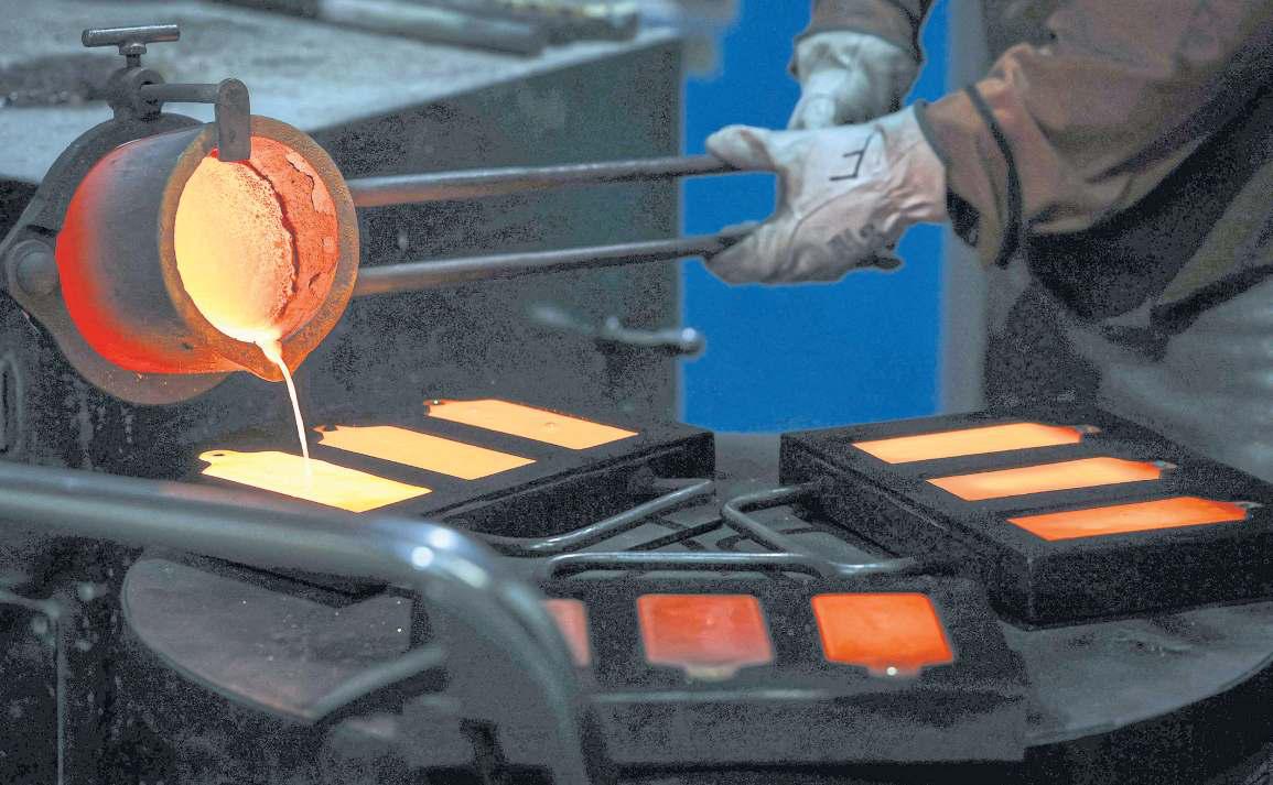Gold climbs above $4,500 in historic rally
