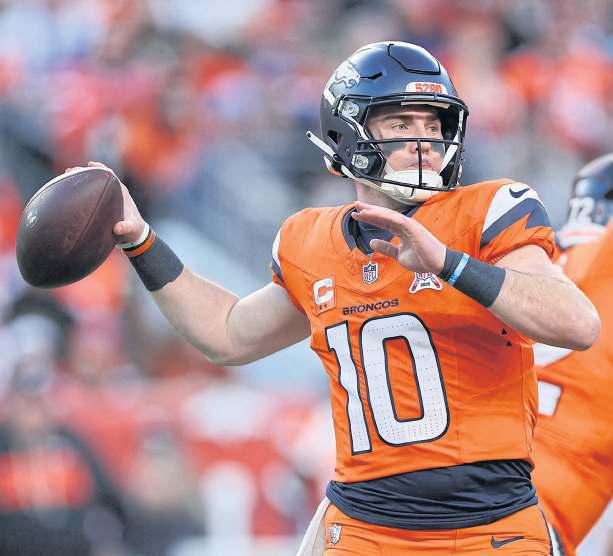 Chiefs look to play spoilers to Broncos