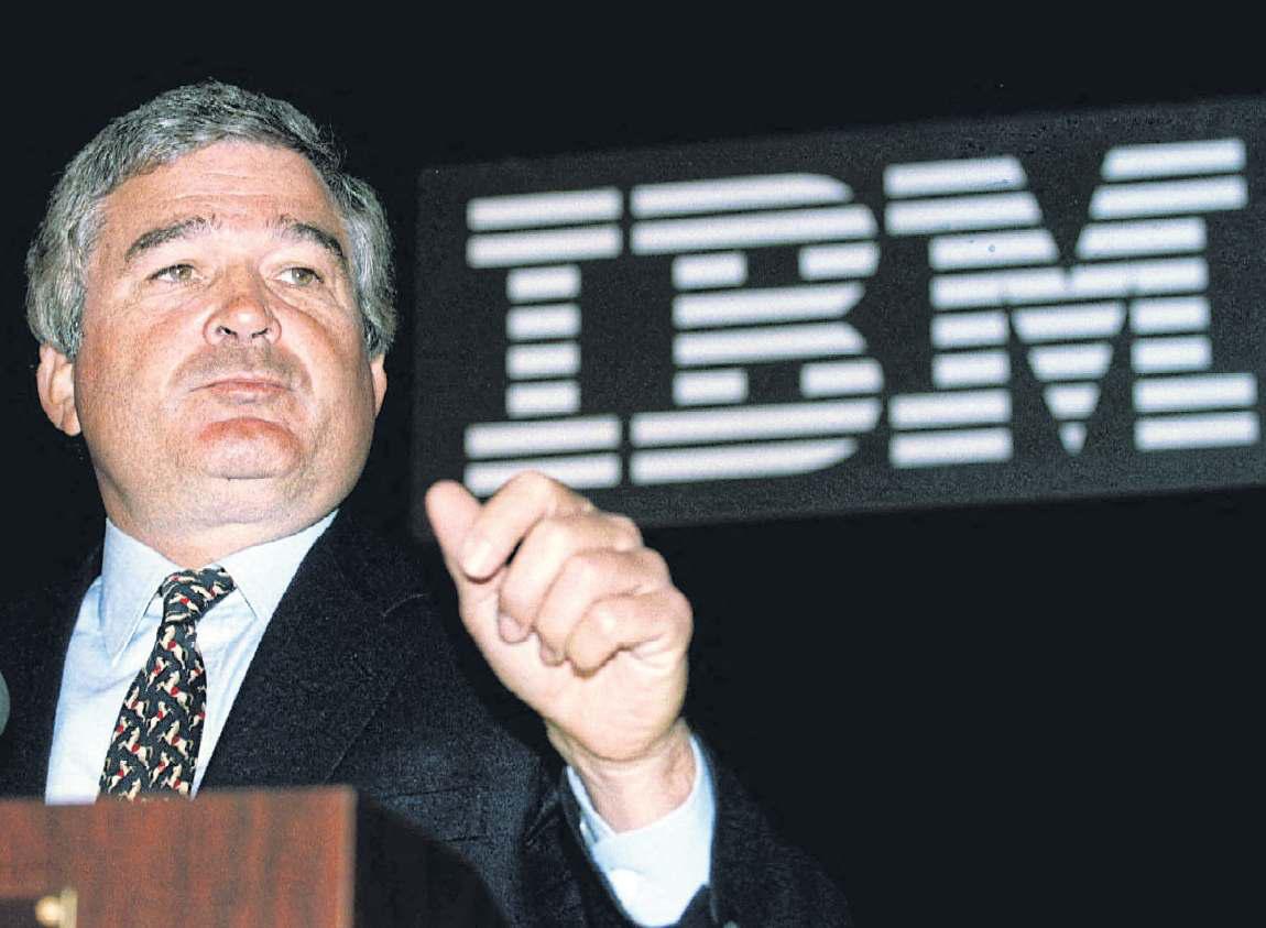 Louis Gerstner, credited with rescuing IBM, dies