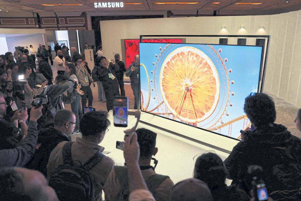 Samsung unveils new TVs with more AI
