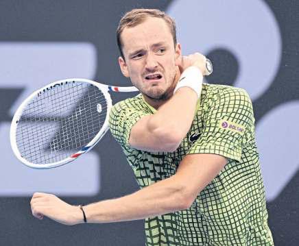 Medvedev extends strong start to season