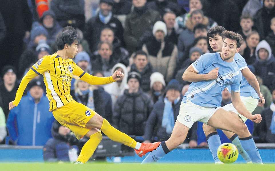 City, Villa stumble in title race