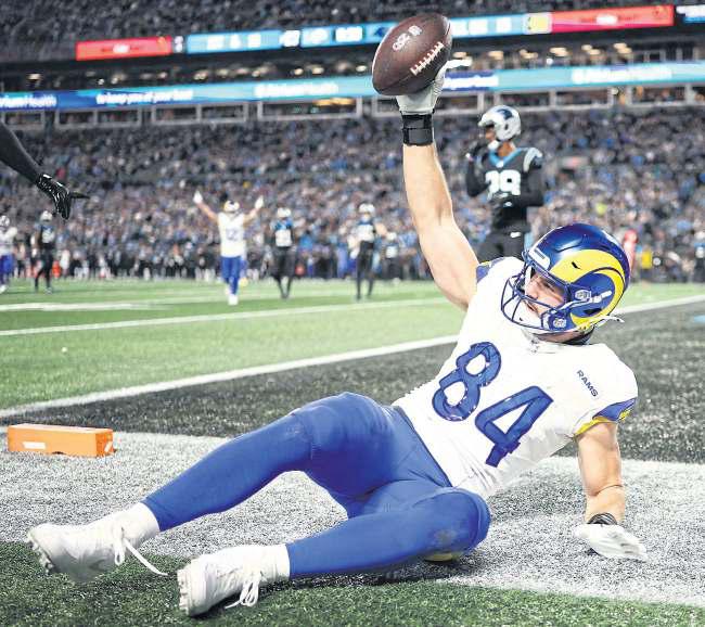 Bears banish Packers, Rams survive scare