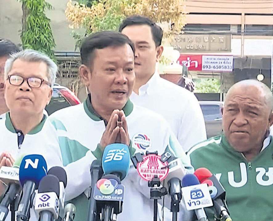 PPRP candidates call for Prawit to lead party again