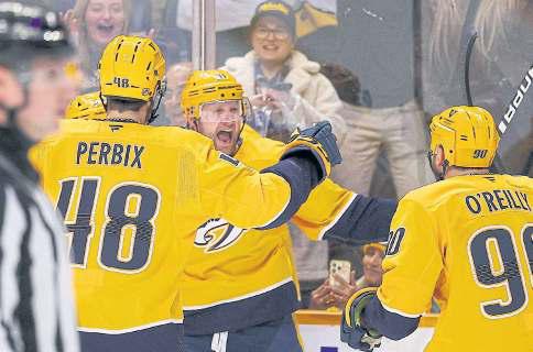 Predators rally behind Stamkos' hat-trick to edge Senators