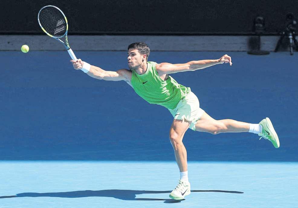 Alcaraz, Djokovic reach last eight