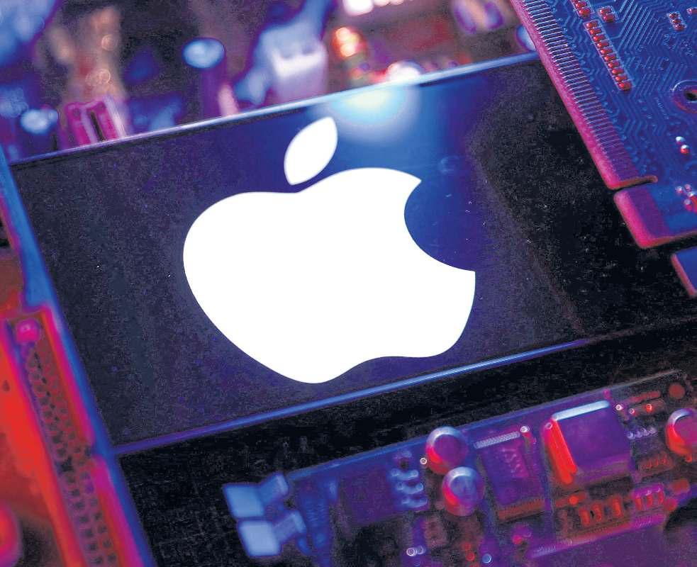 Apple forecasts strong sales growth