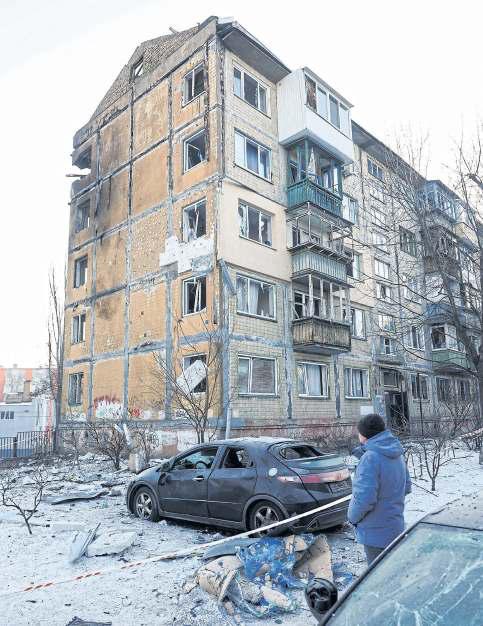 Russia resumes air strikes on freezing capital despite truce