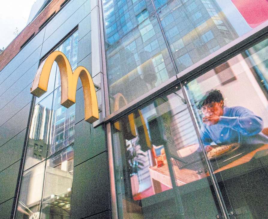 Sales at McDonald's rise in quarter