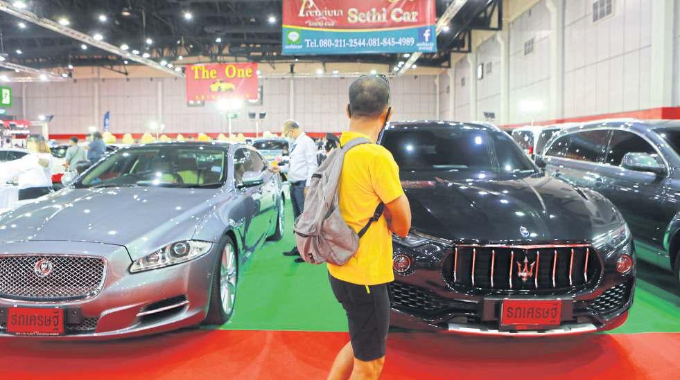 Import duties plunge thanks to strong baht