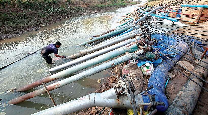 Two key renewable projects face delay