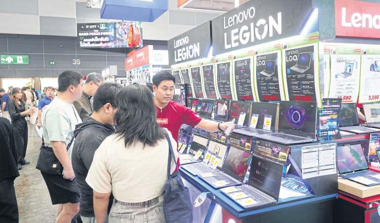 Global memory rally drives up PC prices at Commart