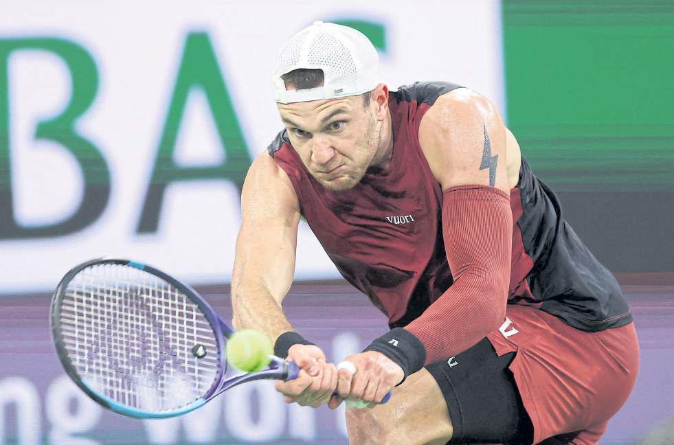 Draper topples tired Djokovic in slugfest