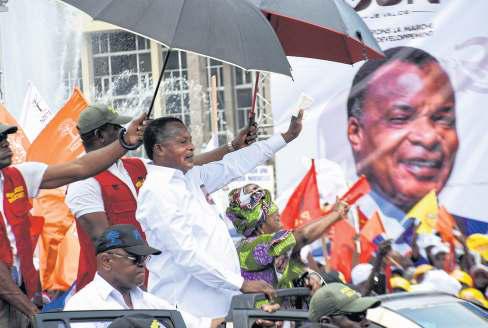 Congo leader rallies crowd ahead of vote