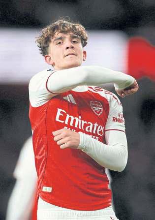 Dowman makes history in Arsenal victory