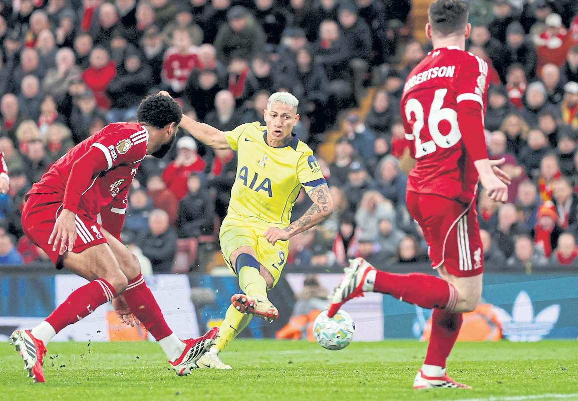 Striker Richarlison to troubled Spurs' rescue