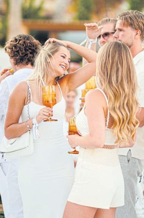 White and gold glamour returns to Samui