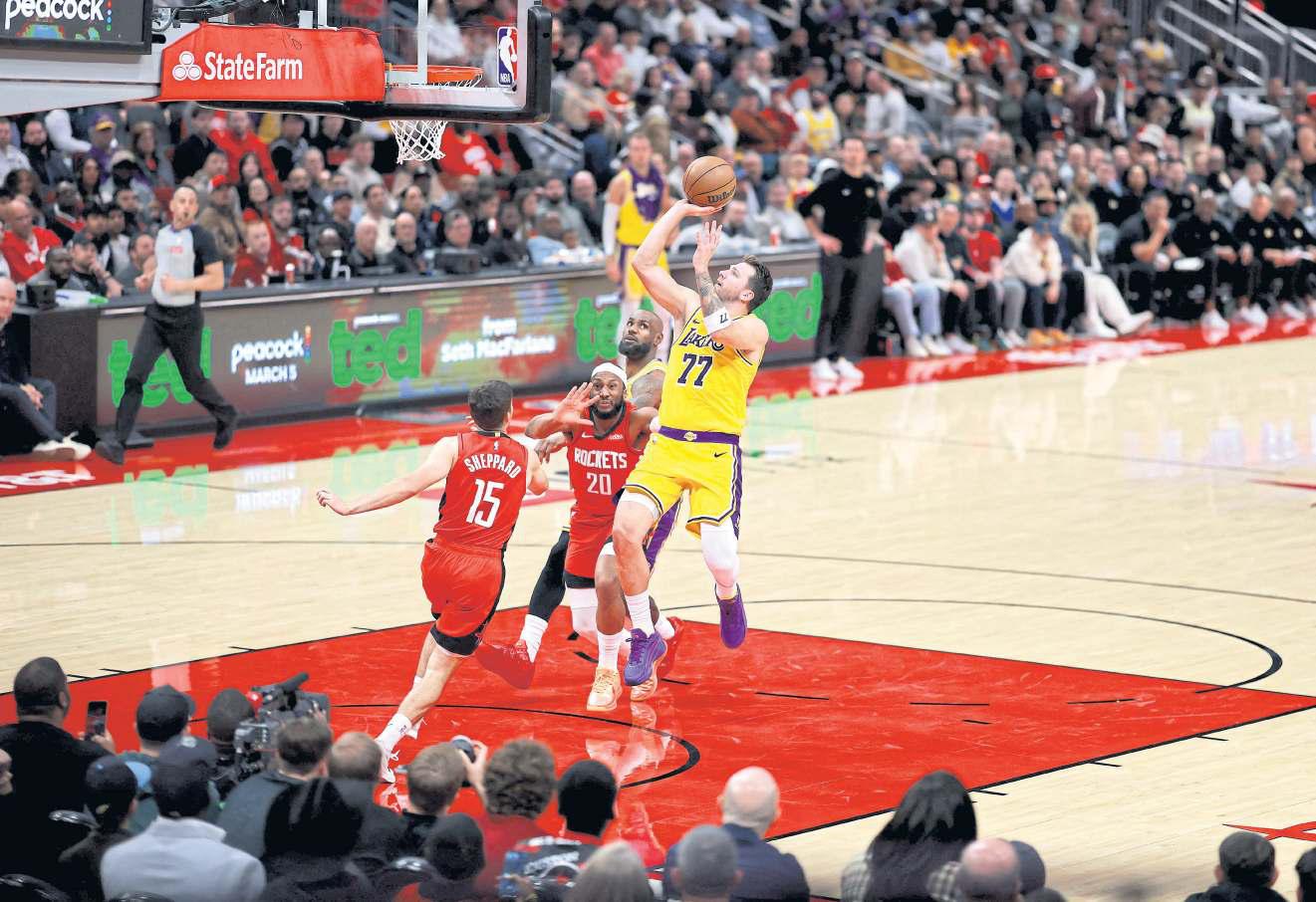 Doncic on a roll as hot Lakers sink Rockets