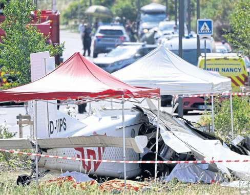 Plane crash kills all 11 people aboard
