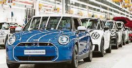 Reeves given mixed signals after jump in services sector