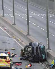 Seven police hurt in 'car chase' multiple smash