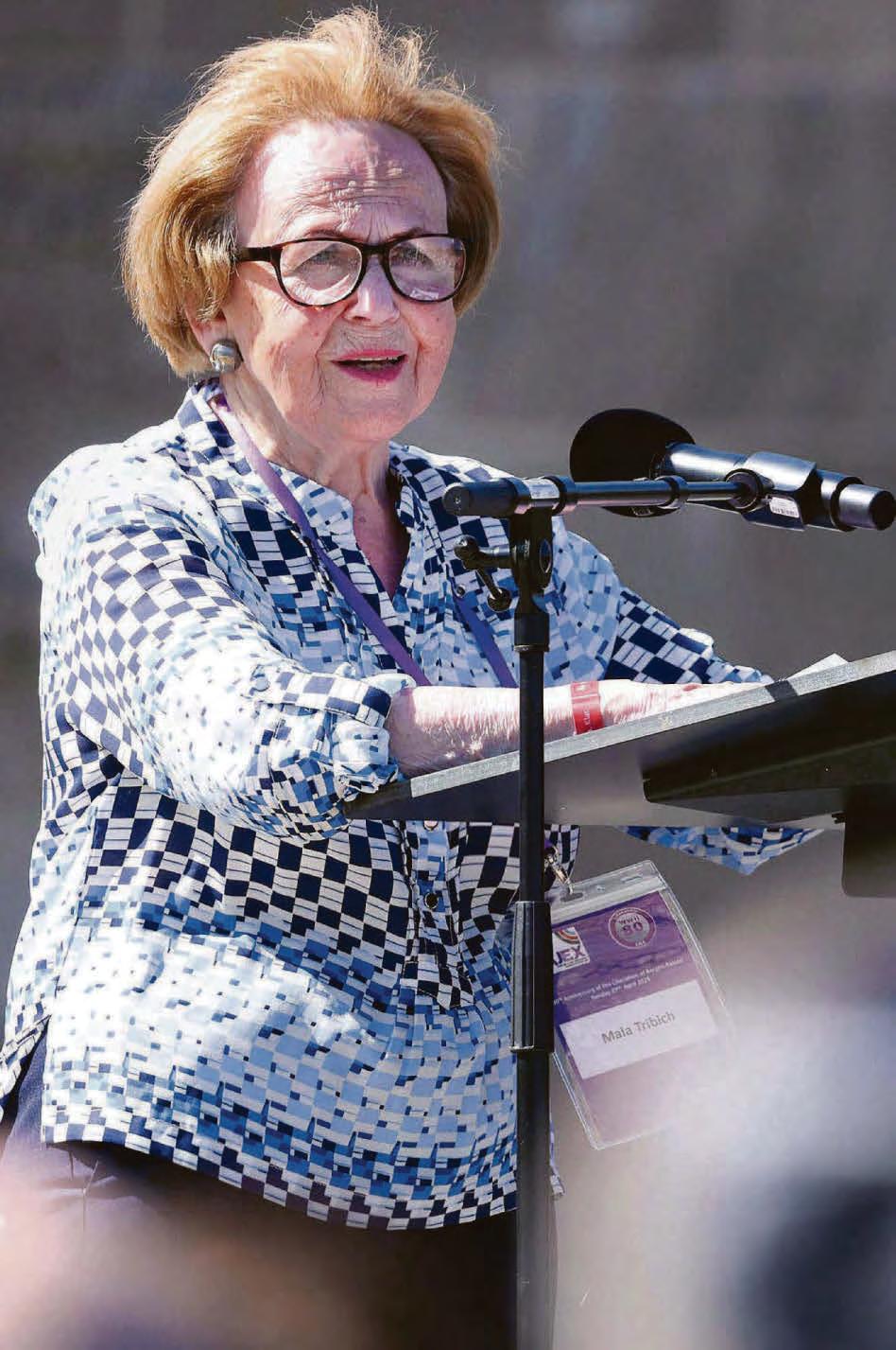 'The first thing that hits you is the smell and the smog. The people were like skeletons who would shuffle along until they fell and died...'