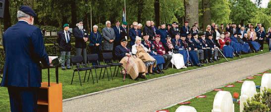 Veterans pay tribute to fallen after U-turn