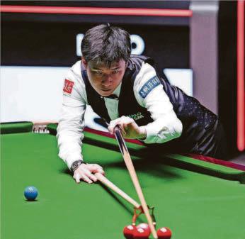 Dogged Williams keeps Chinese flier Zhao in his sights