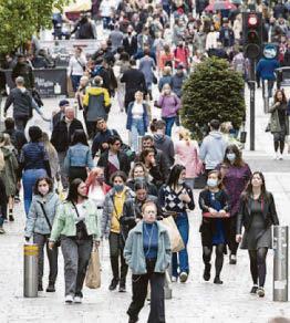 UK sales bloom in sunny April
