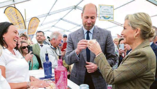 God save the gin! Wills and Sophie go thirst class