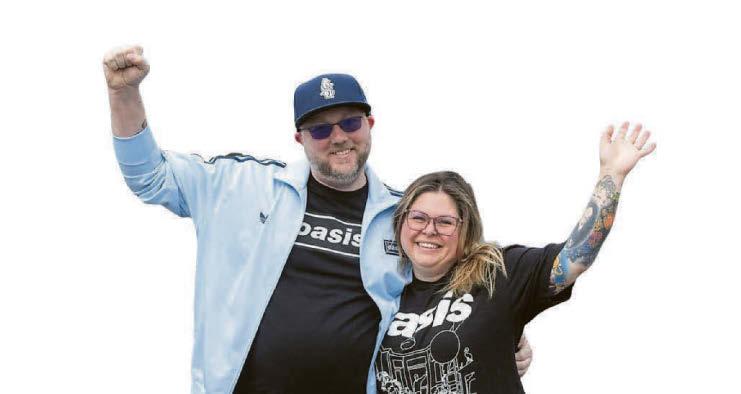 Fans fly to Oasis' first Scots gigs in 16 years