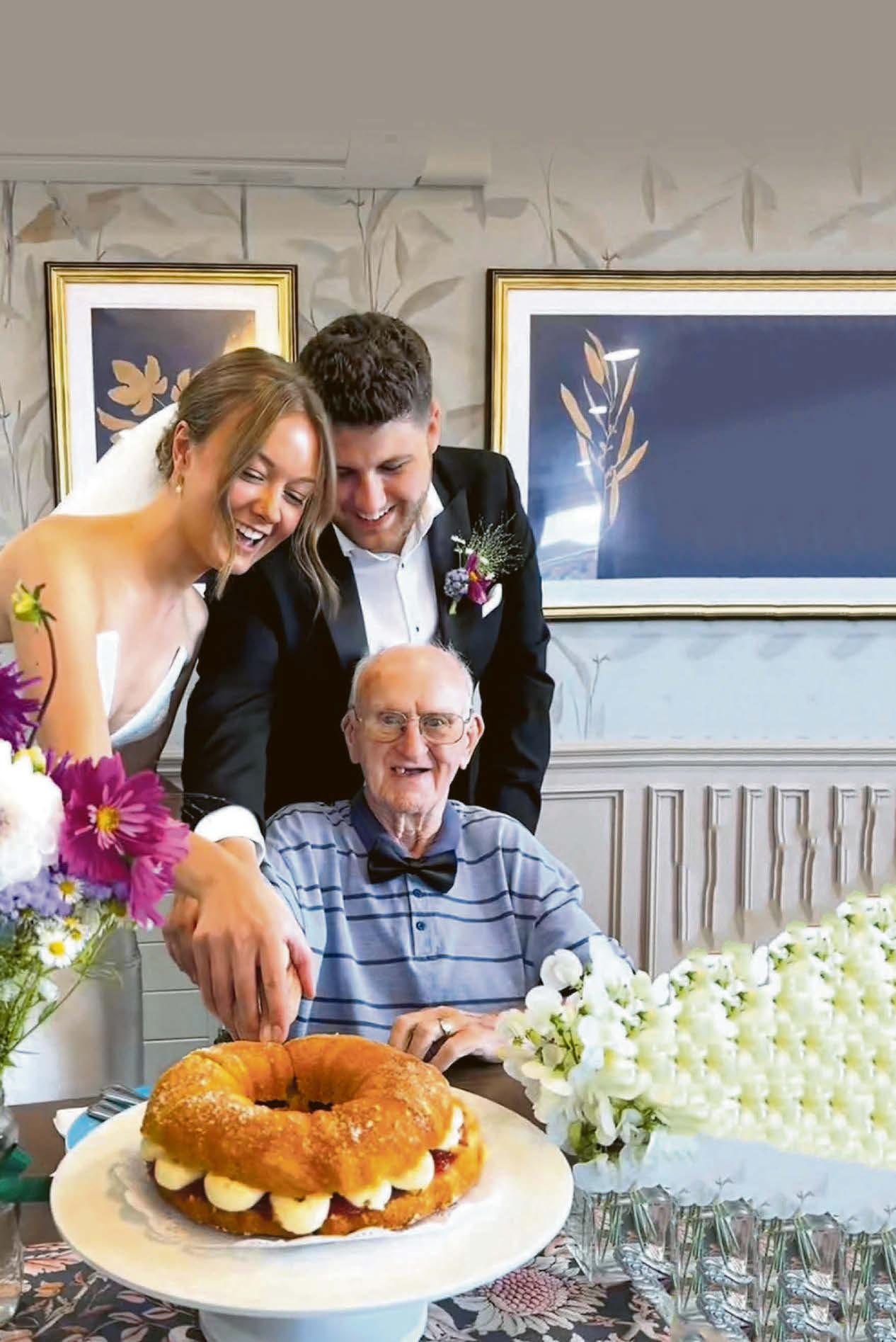 Bride's care home 'I do' for grandad