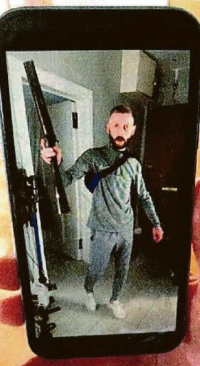 Victim took photos of thug brandishing gun