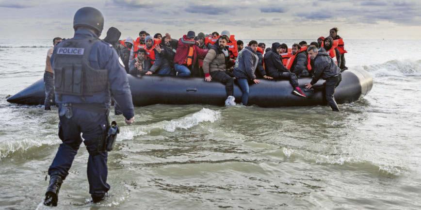 French union opposes wading to boats over fears police may drown