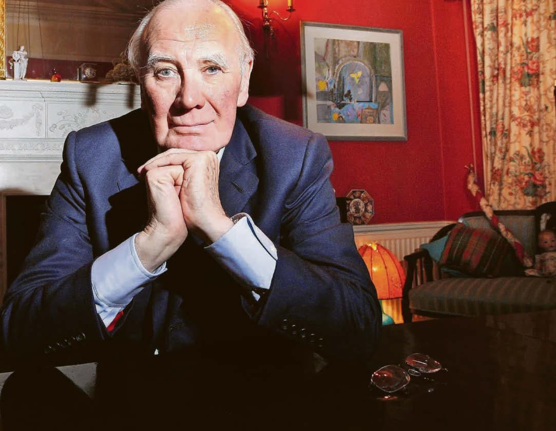 Tributes pour in as 'Liberal giant' Ming dies aged 84