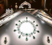 Seven held on Louvre raid but no sign of loot